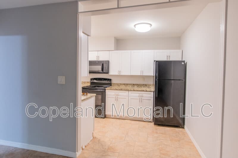 St. Petersburg House: 5372 4th Street North