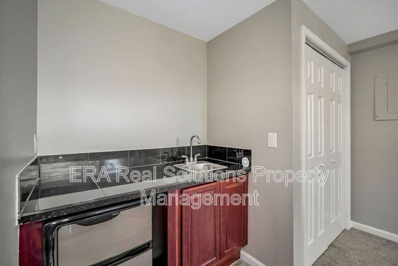 CIncinnati Condo: 2132 Gilbert Ave.