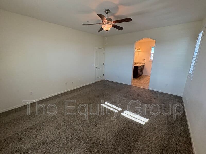 Visalia House: 3208 North Rova Ct