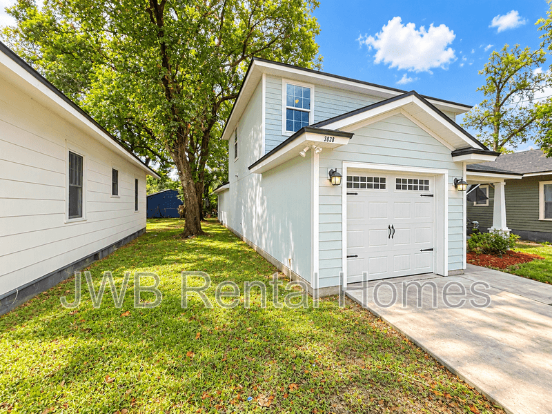 Jacksonville House: 3038 Rayford St