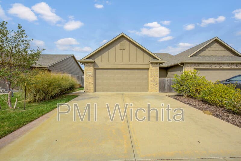 Derby Condo: 3418 E Aster St