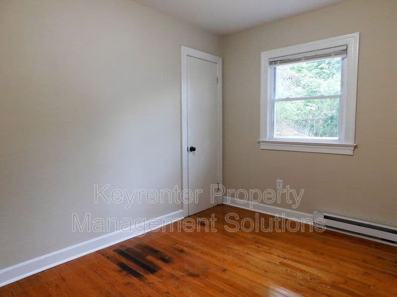 Staunton House: 1008 Perry St