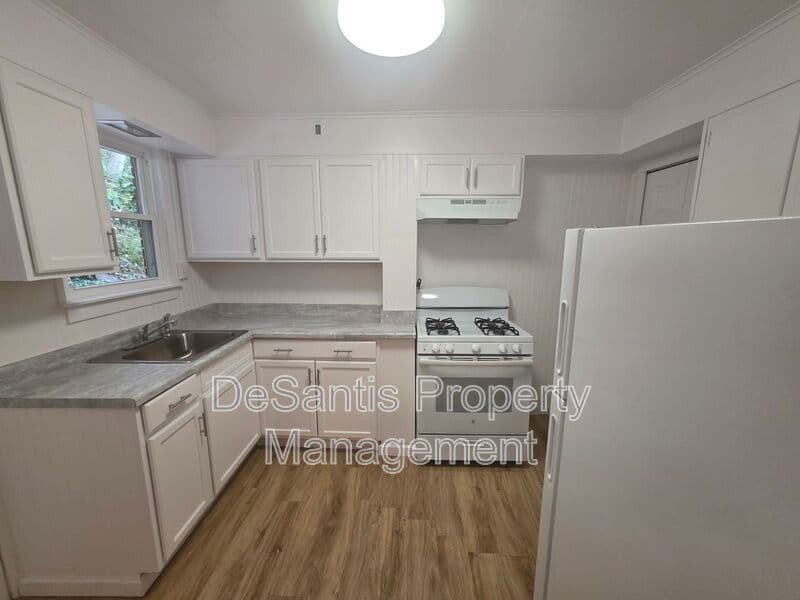Clairton House: 821 N 6th Street