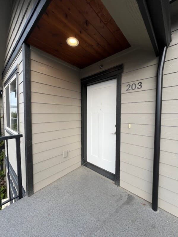 Lynden Condo: 2009 Aaron Drive  - 203