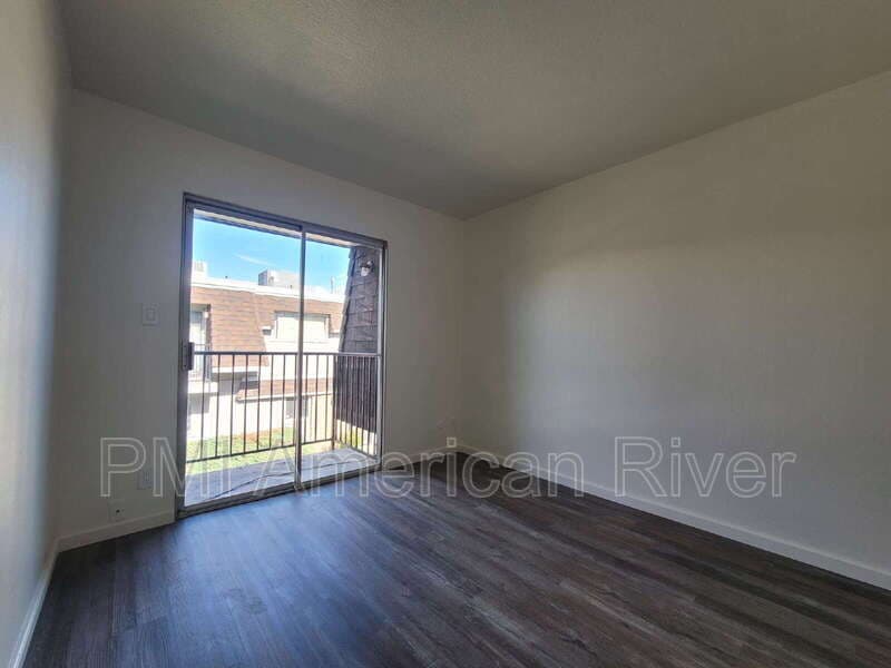 Sacramento House: 5618 Hillsdale Blvd