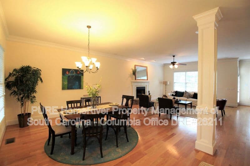 Columbia House: 395 Highland Point Drive