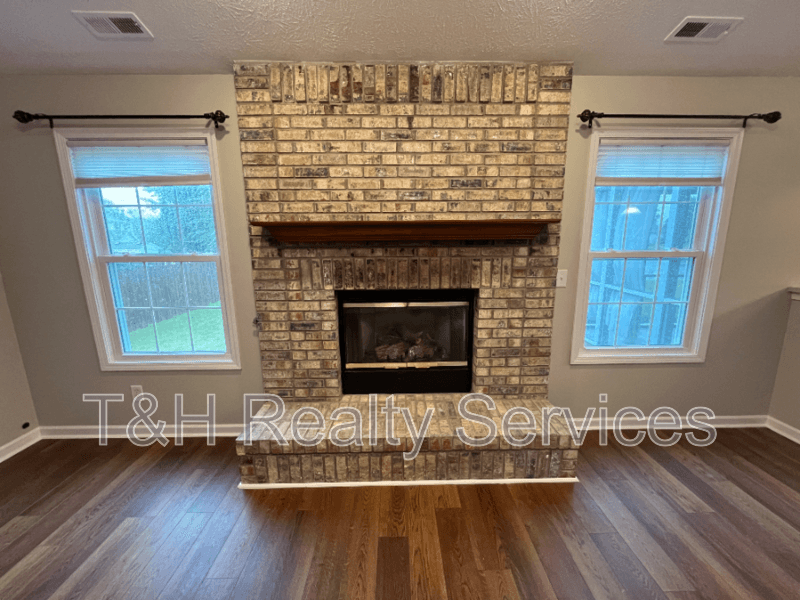 Mooresville House: 249 Pineview Drive