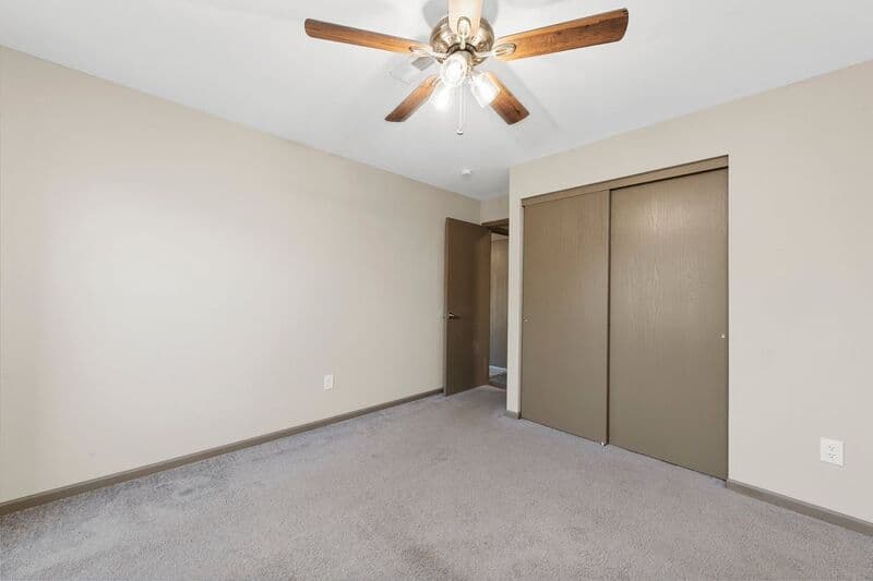 Edwardsville Condo: 1040 University Dr