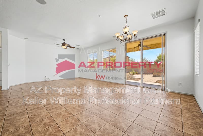 Peoria House: 12653 W Duane Ln
