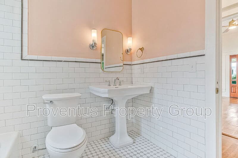 Pensacola House: 904 North 16th Avenue