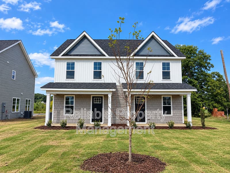 Pine Level Townhome: 420 W Main St