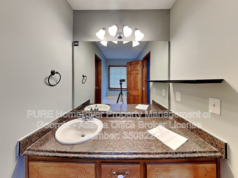 Lawrenceville House: 2280 Castle Royale Dr