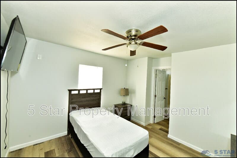 El Paso Condo: 6806 Alameda Ave