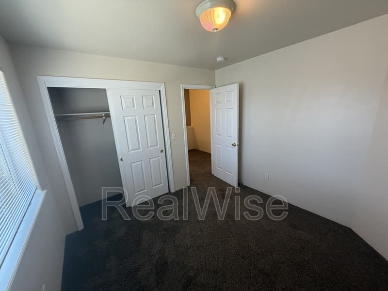 Grants Pass Condo: 327 Pardee Ln