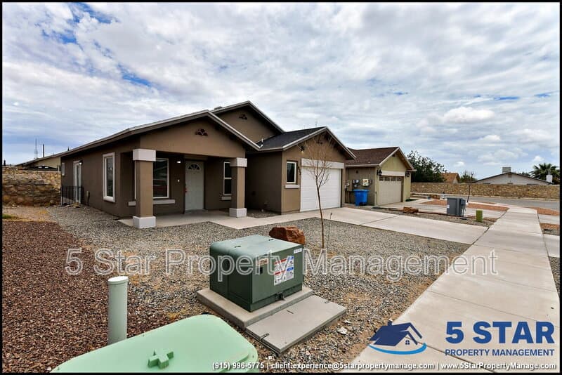 El Paso House: 872 Colbert Shapleigh Place !!