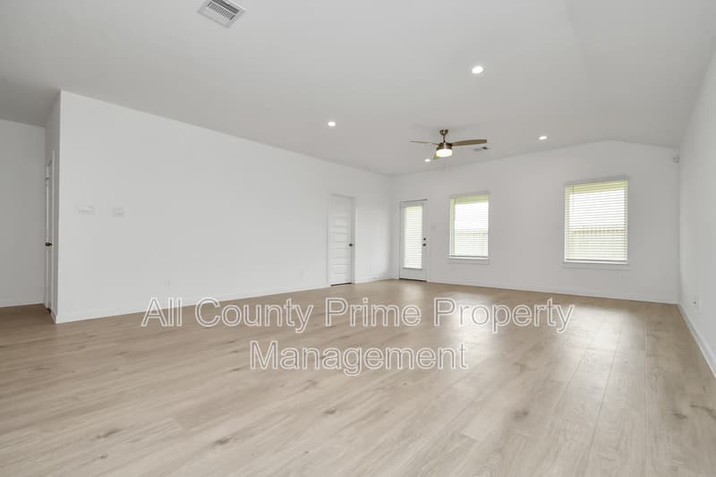 Katy House: 29935 Gallatin River Ln.