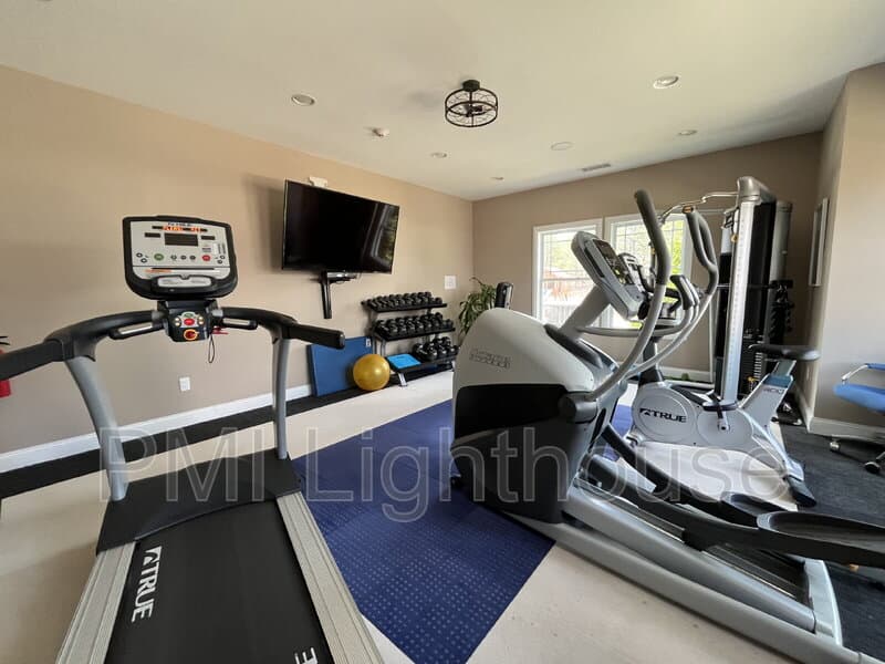 Coram Townhome: 25 Willow Drive