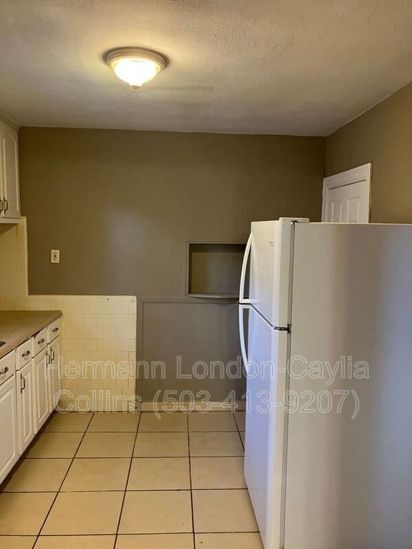 Saint Louis House: 4618 June Avenue
