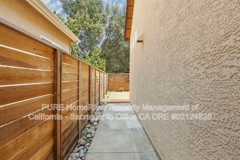 Gold River House: 12020 Gold Pointe Lane