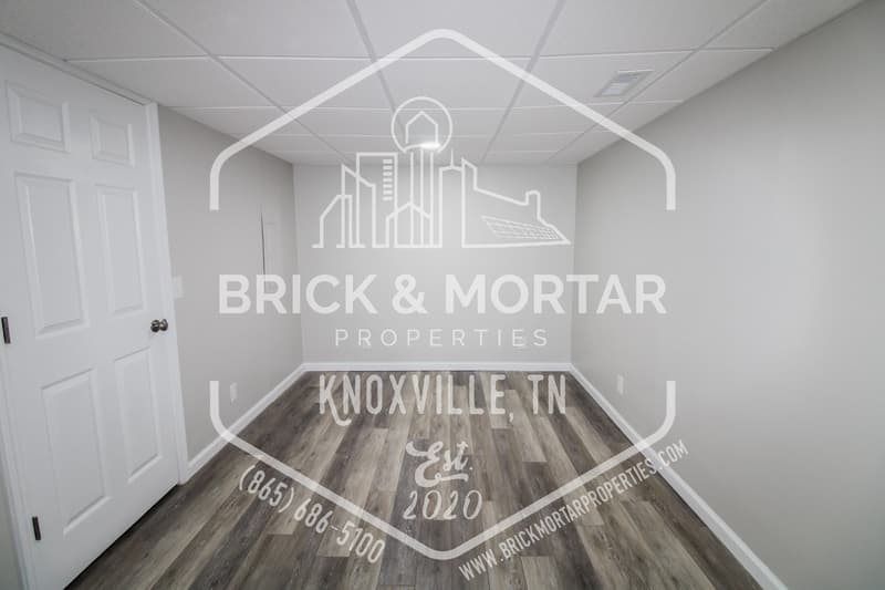 Maryville House: 1731 Lively Road
