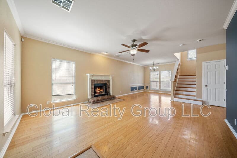 Cibolo House: 124 Rustic Tr