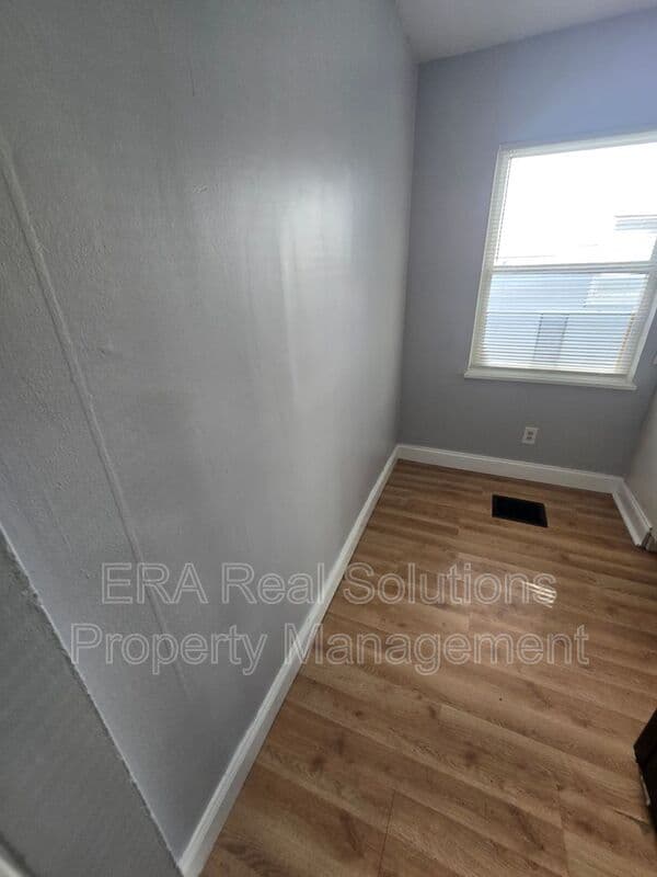 Columbus Condo: 112 COLUMBIAN AVE- A