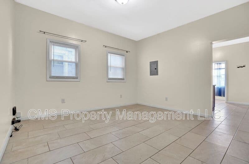 Newark Condo: 142-144 Seymour Ave
