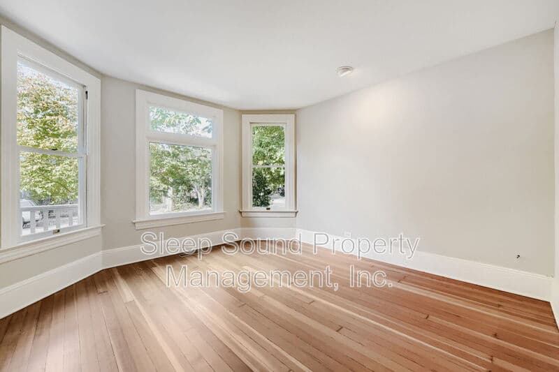 Portland House: 1912 NE 11th Ave