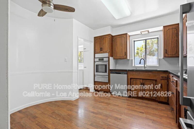 Los Angeles House: 1534 Hayworth Ave