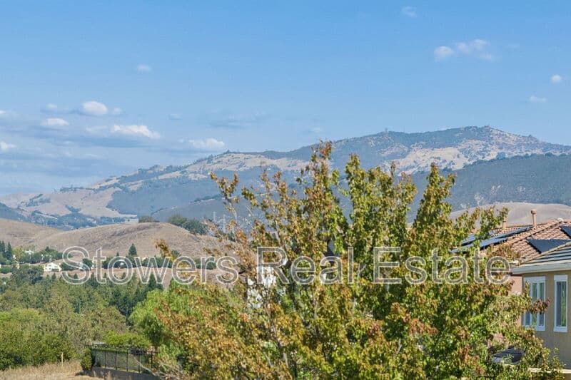 Danville House: 310 La Spezia