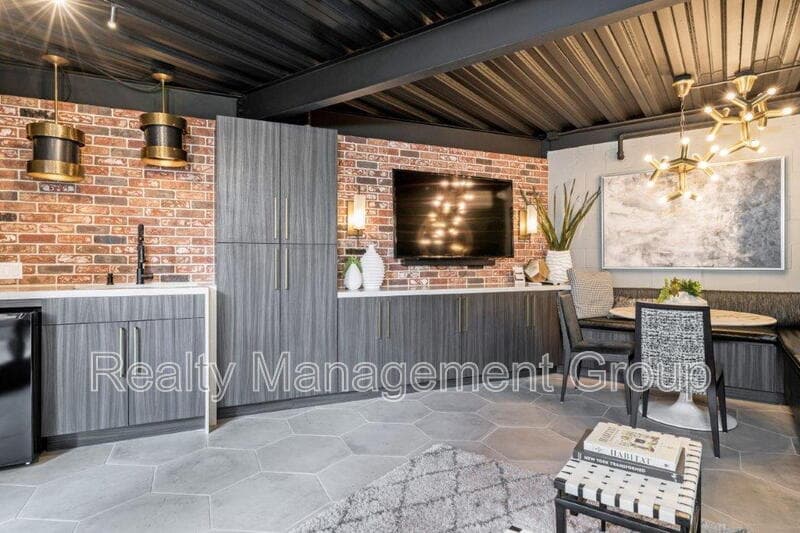 San Diego Condo: 877 Island Ave