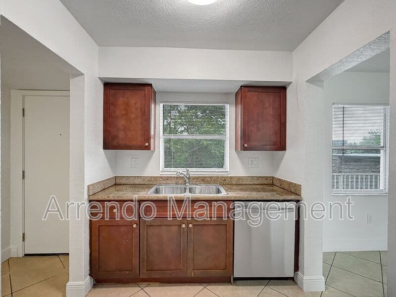 Miami House: 8475 SW 94th St