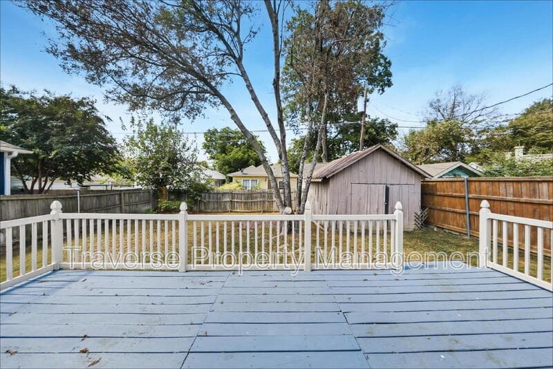 Fort Worth House: 1816 Washington Ave