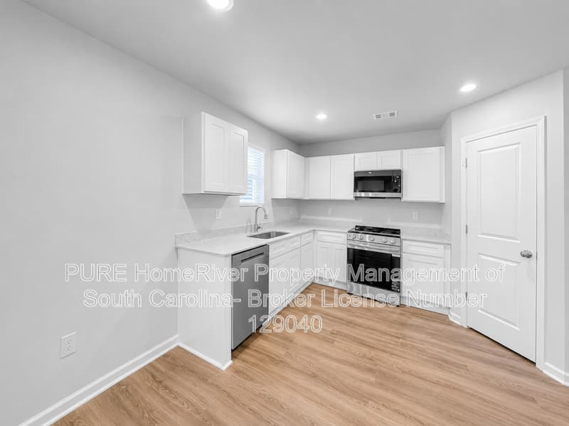 Spartanburg House: 483 Sundown Dr