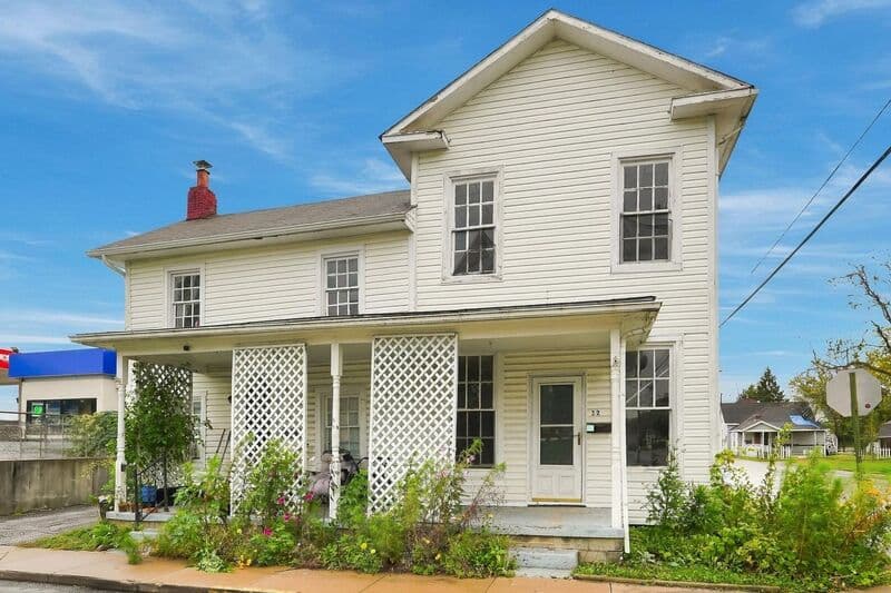 West Jefferson House: 20 - 22 S. Twin St.
