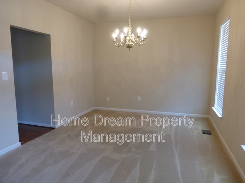 Fredericksburg House: 1407 Graham Drive