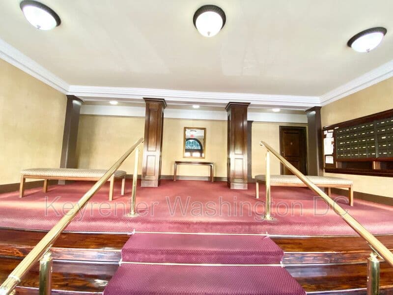 Washington Condo: 2410 20th St, NW