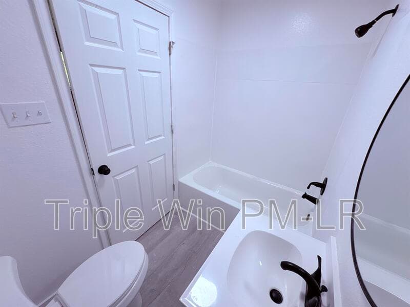 Cabot House: 8475 John Harden Drive