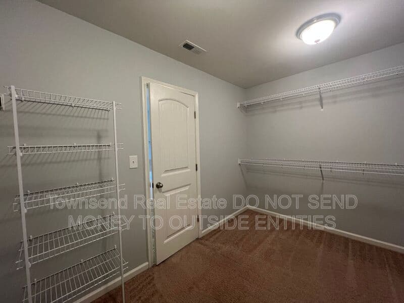 Fayetteville House: 6426 Burnside Place