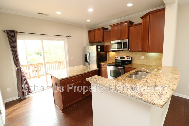 Cary House: 5045 Lalex Ln