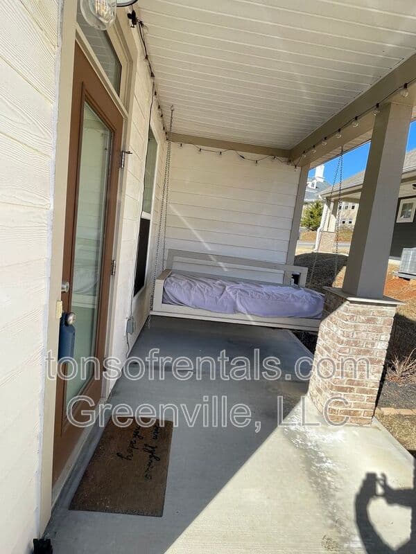 Greenville House: 536 Twin Lake Road