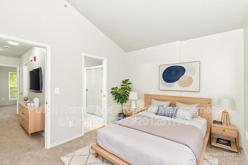 Troutdale House: 778 E Historic Columbia River Hwy