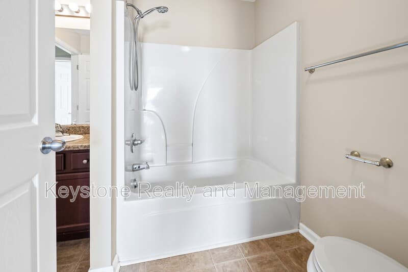 Unit C
Clarksville Townhome: 816 Oak Arbor Court