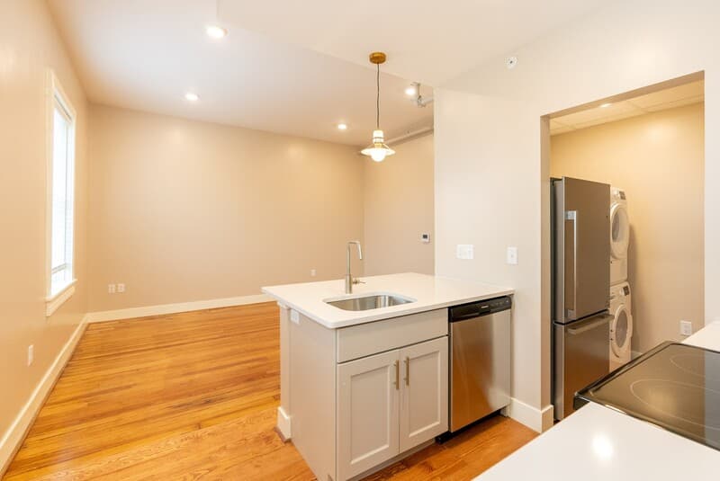 Harrisonburg Condo: 157-305 N. Main Street