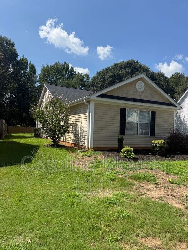 Simpsonville House: 210 Morell Dr.