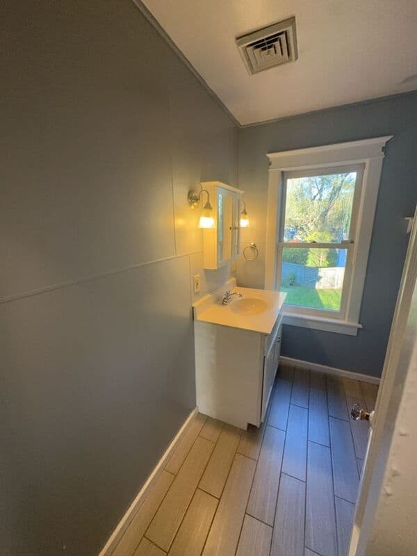 Stroudsburg House: 528 Lindbergh Avenue