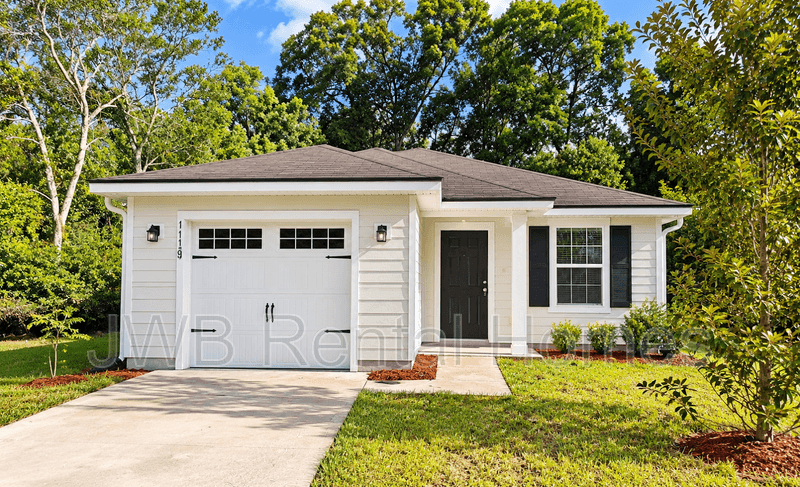 Jacksonville House: 1139 Glencarin St