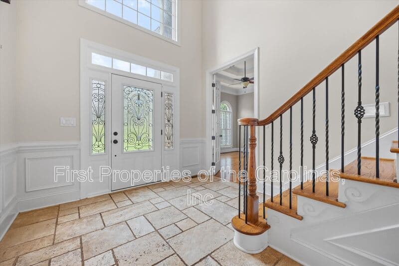 Lake Wylie House: 334 Stone Cliff Lane