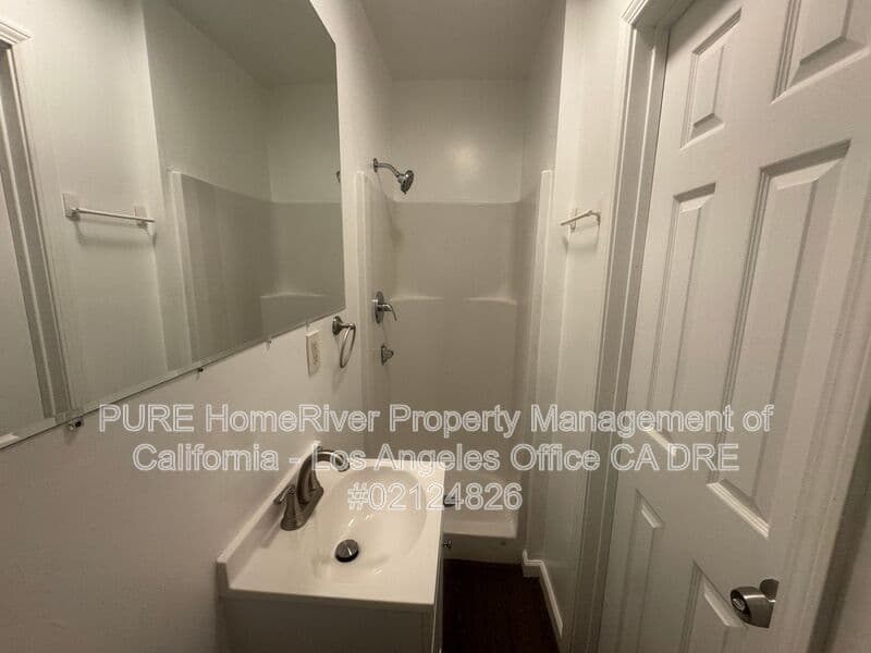Lynwood House: 10977 1/2 Pope Avenue
