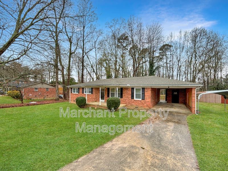 Taylors House: 15 Wood Circle